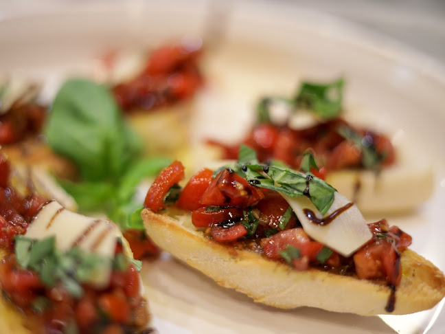 Opinii despre BIN 605 Wine Beer & Tapas Bar în Rapid City - Hospitality and gastronomy