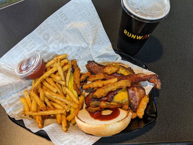 Opinii despre Runway Bar and Grill în Wichita Falls - Hospitality and gastronomy