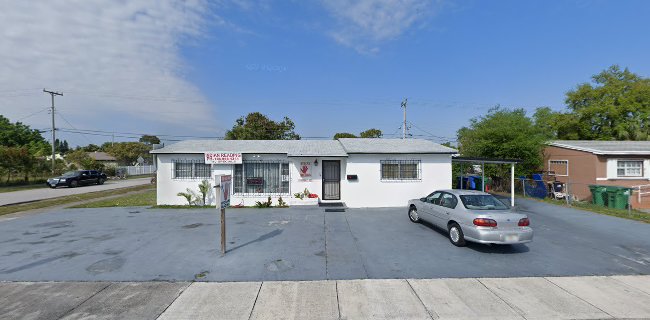 Indian Reading - Miami Gardens