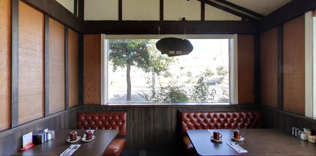 Howard's Coffee Shop - Hospitality and gastronomy