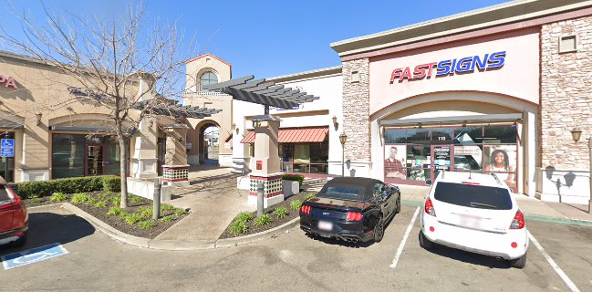 Huckleberry's Breakfast & Lunch